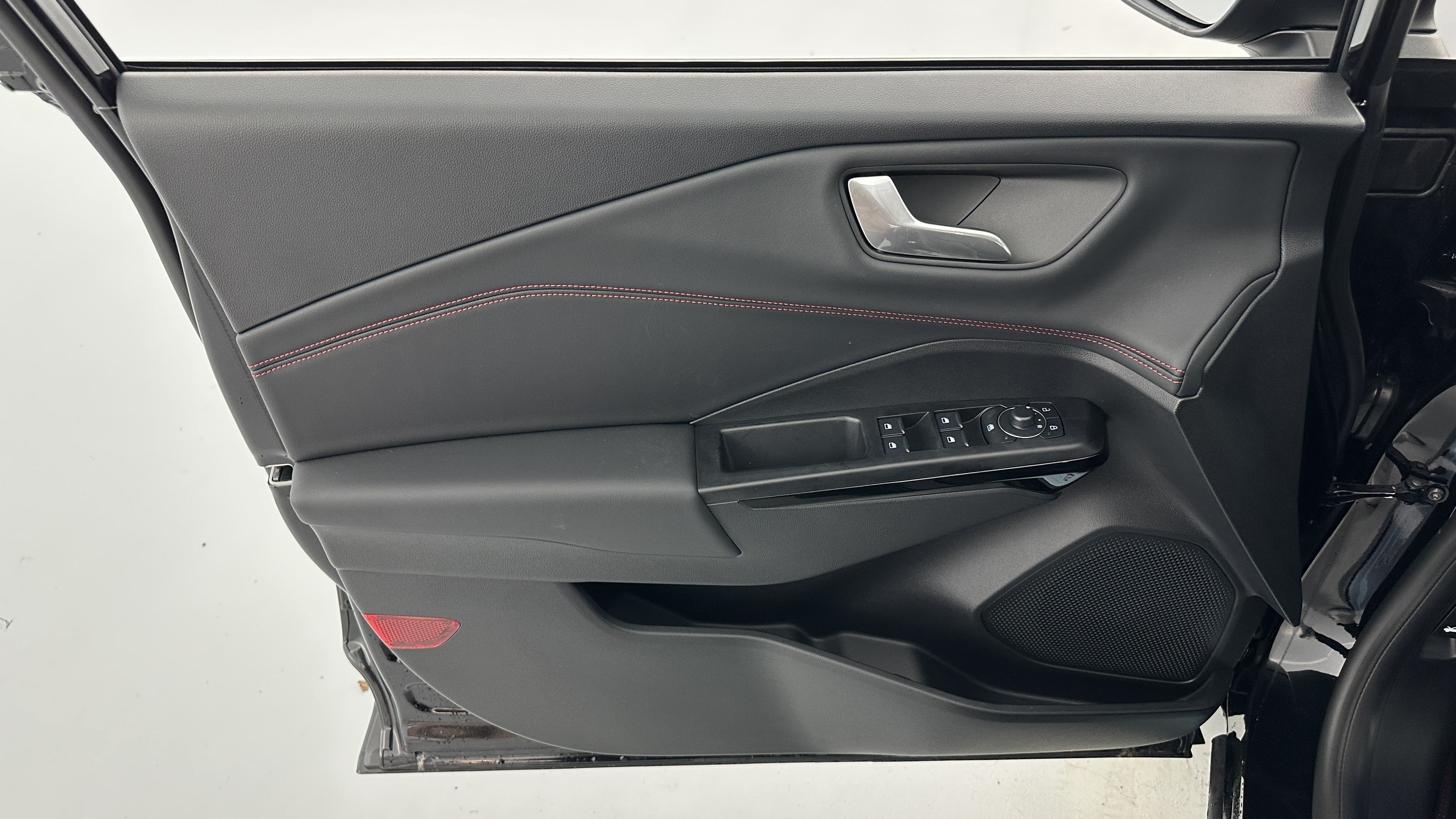 GLI00009879_p53 - FORD - PUMA - 2025 - photo 12