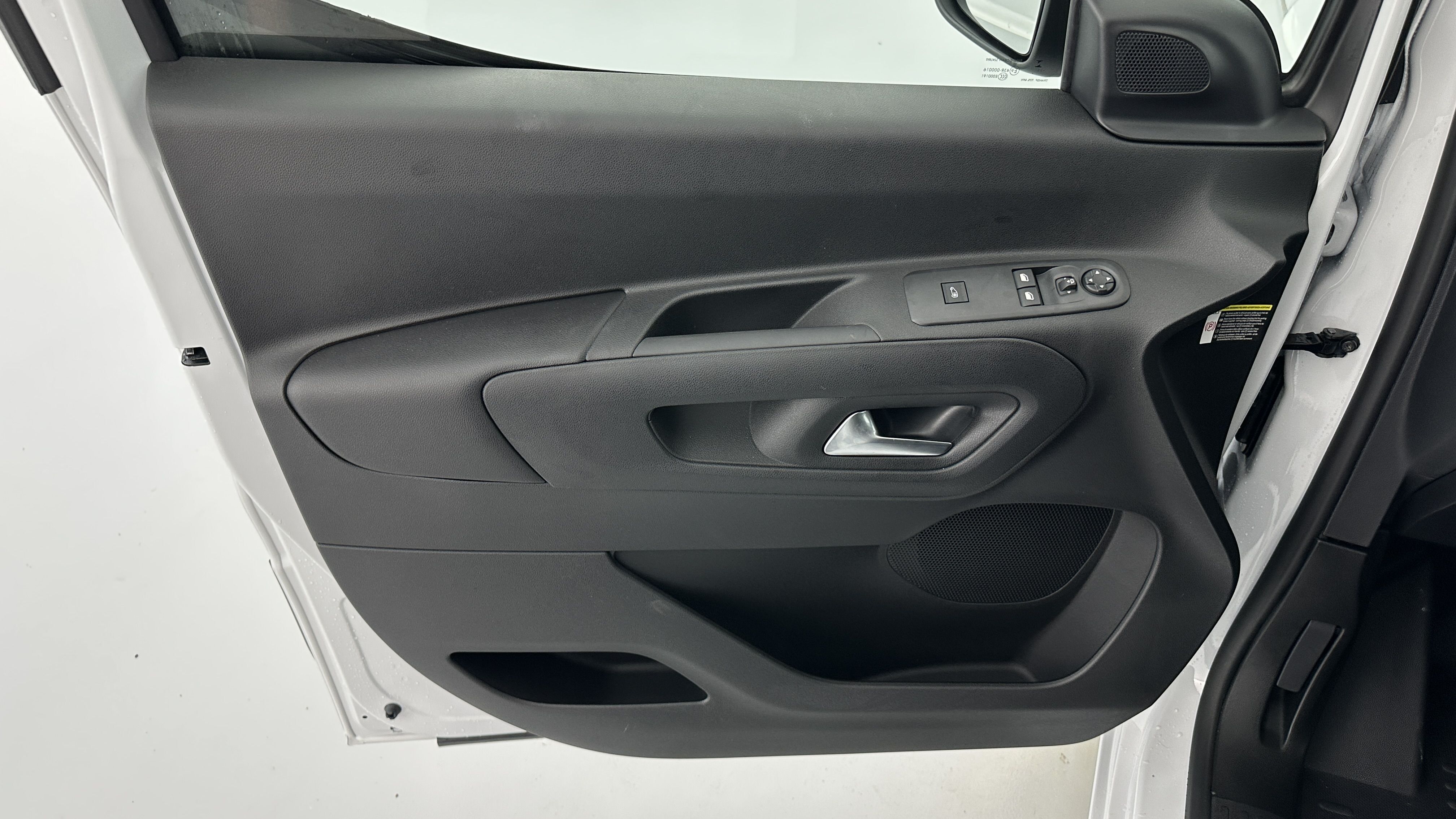 GLI00006602_p53 - CITROEN - BERLINGO - 2025 - photo 10