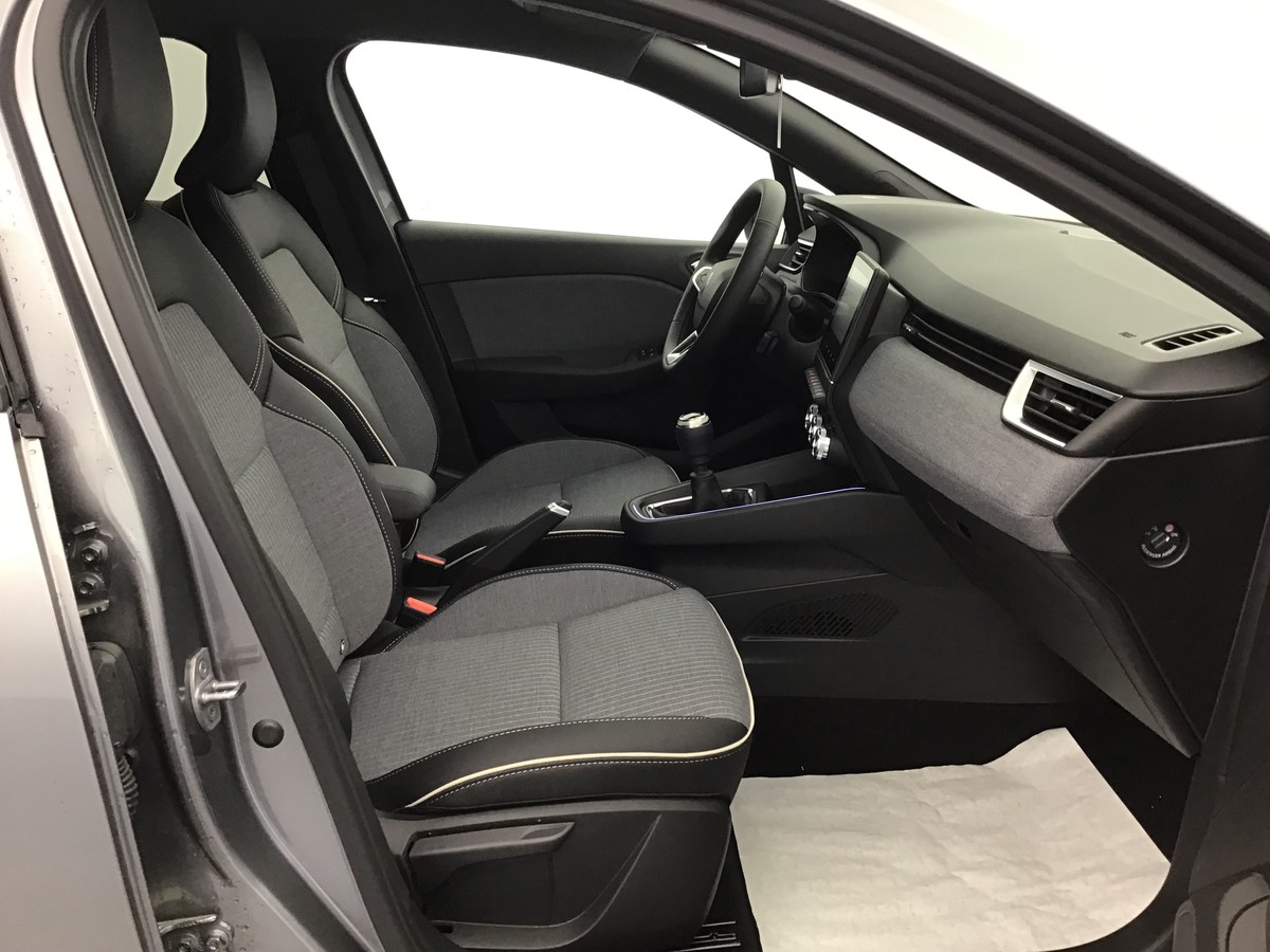 N200901_p3 - RENAULT - CLIO 5 - 2024 - photo 6