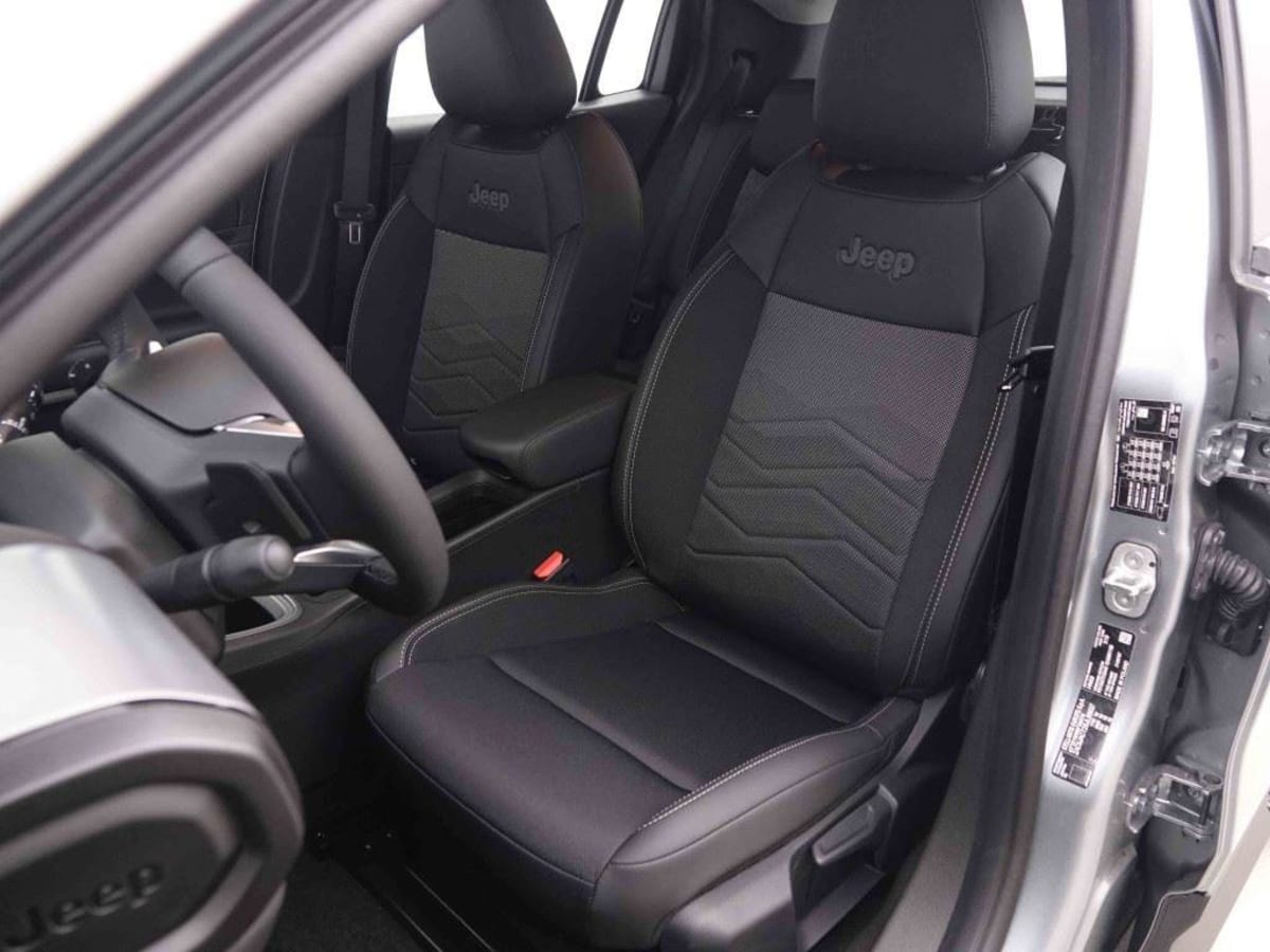 356466_p2 - JEEP - AVENGER - 2025 - photo 7