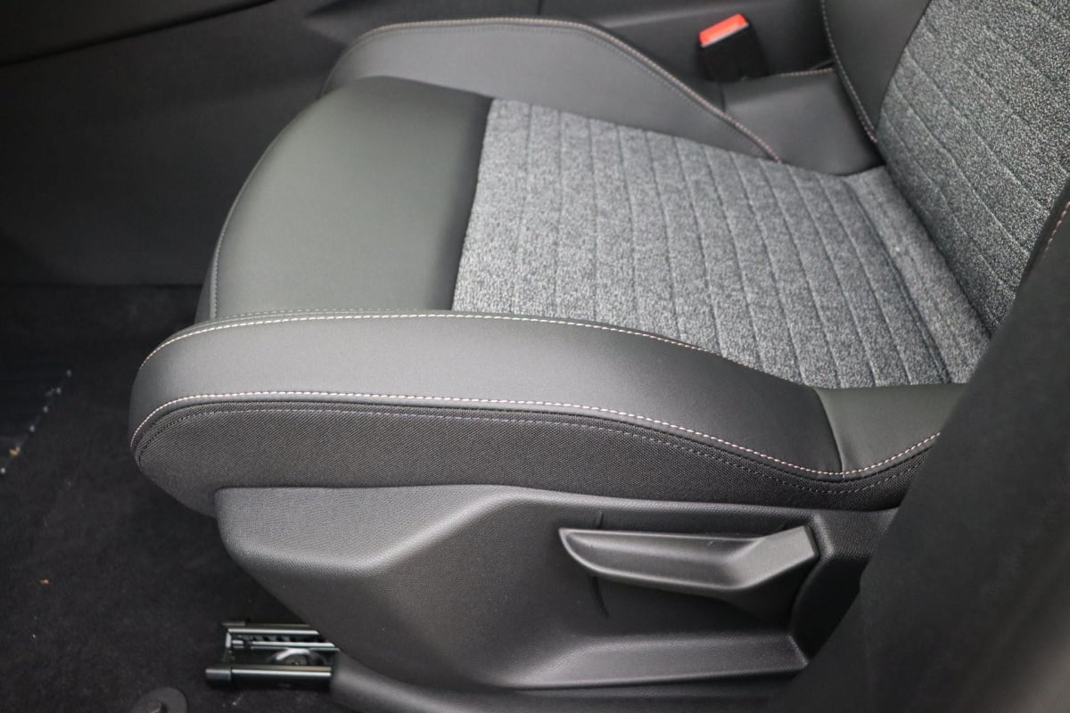 354770_p2 - PEUGEOT - 3008 - 2025 - photo 8