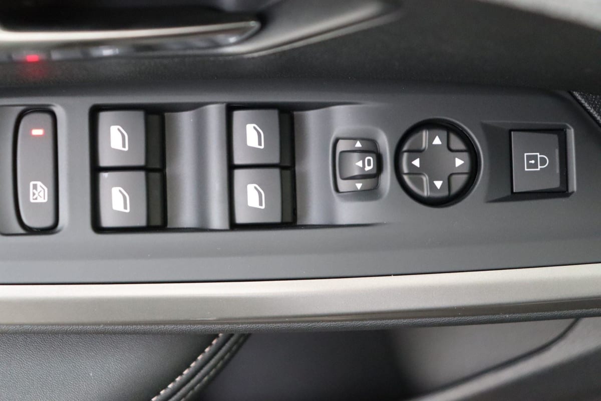 354770_p2 - PEUGEOT - 3008 - 2025 - photo 10