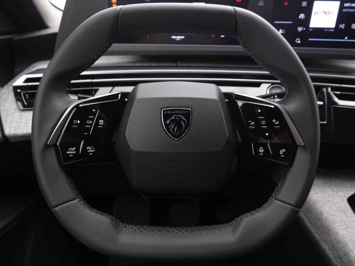 363953_p2 - PEUGEOT - 5008 - 2025 - photo 9
