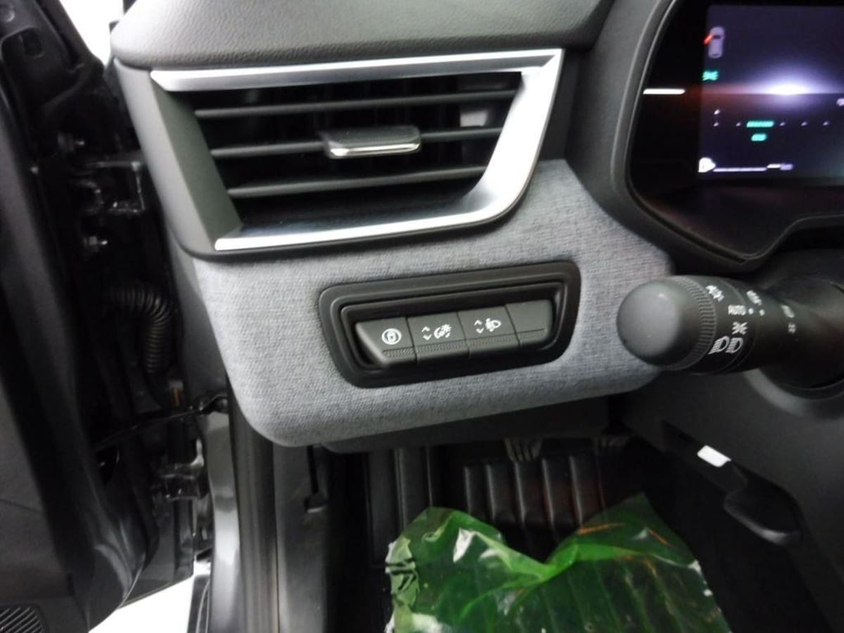 362427_p2 - RENAULT - CLIO - 2025 - photo 8