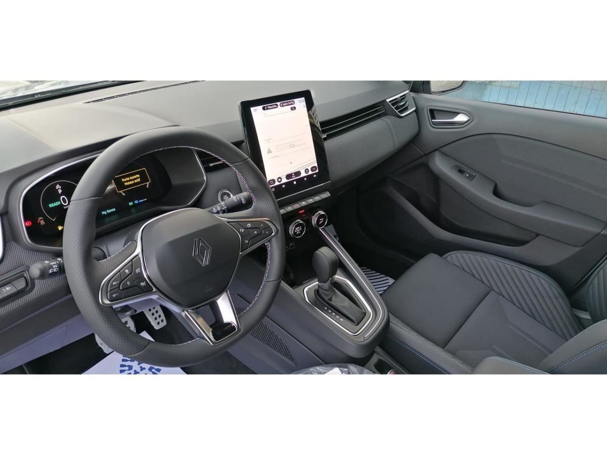 364107_p2 - RENAULT - CLIO - 2025 - photo 4