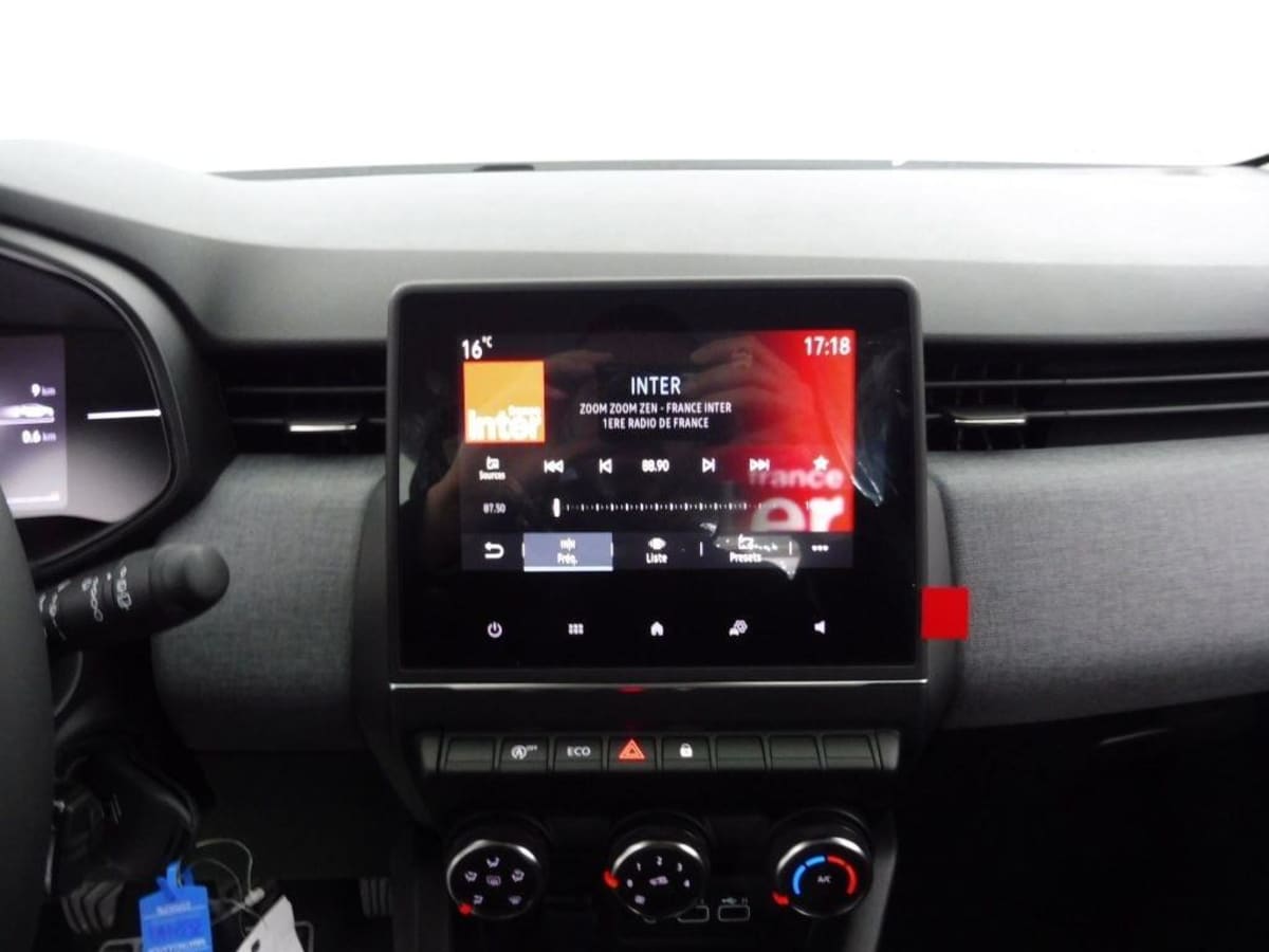 362428_p2 - RENAULT - CLIO - 2025 - photo 10