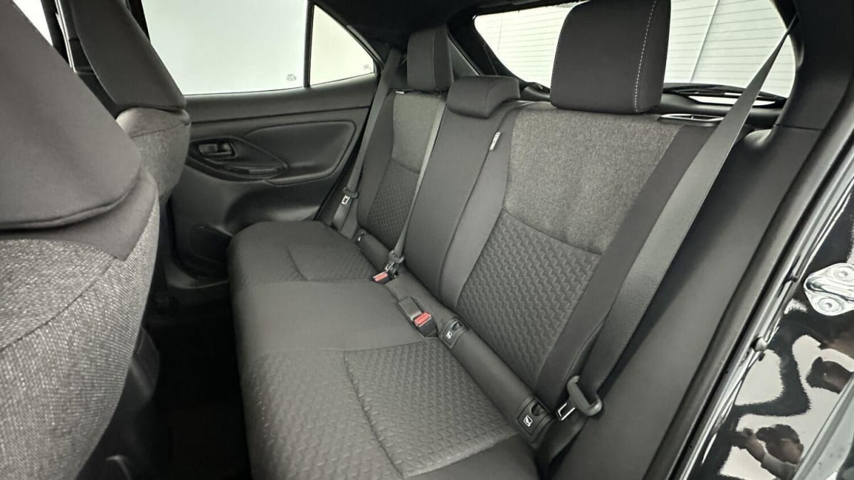 328672_p2 - TOYOTA - YARIS CROSS - 2025 - photo 9