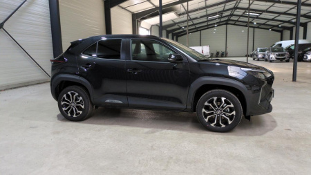 45971_p28 - TOYOTA - YARIS CROSS - 2025