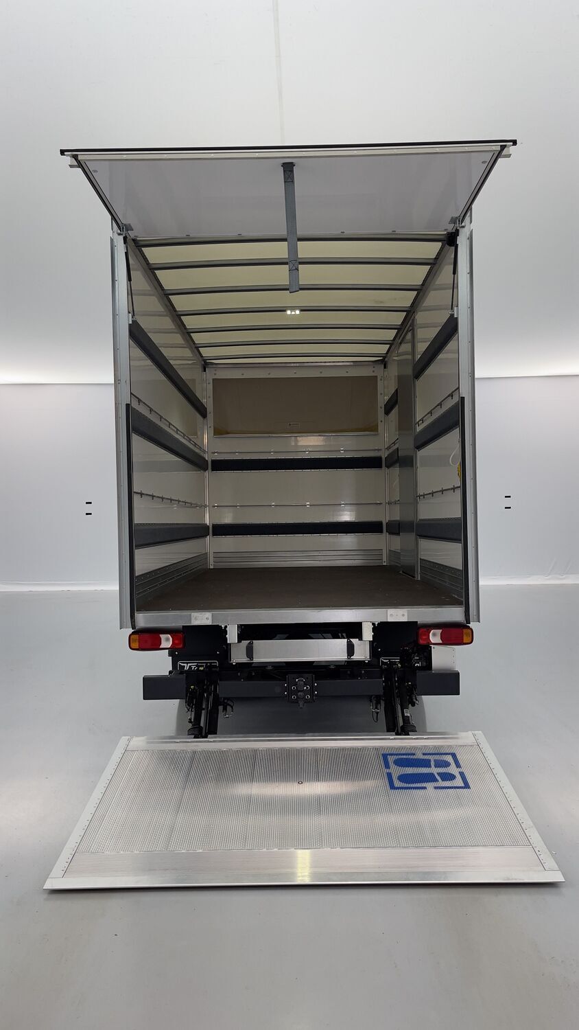 GLI00271711_p53 - IVECO - DAILY - 2025 - photo 9