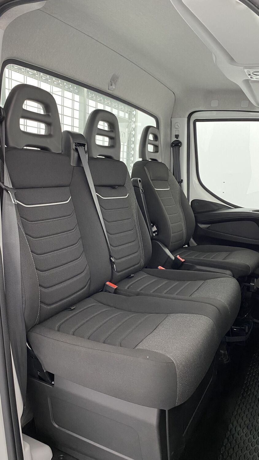 GLI00264449_p53 - IVECO - DAILY - 2025 - photo 18