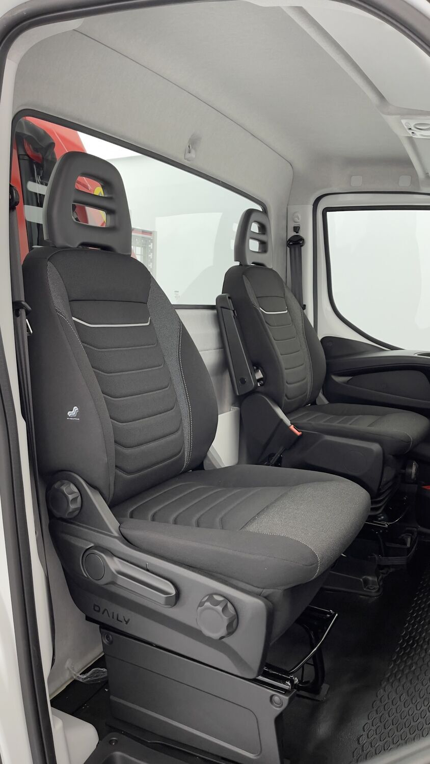 GLI00270998_p53 - IVECO - DAILY - 2025 - photo 8