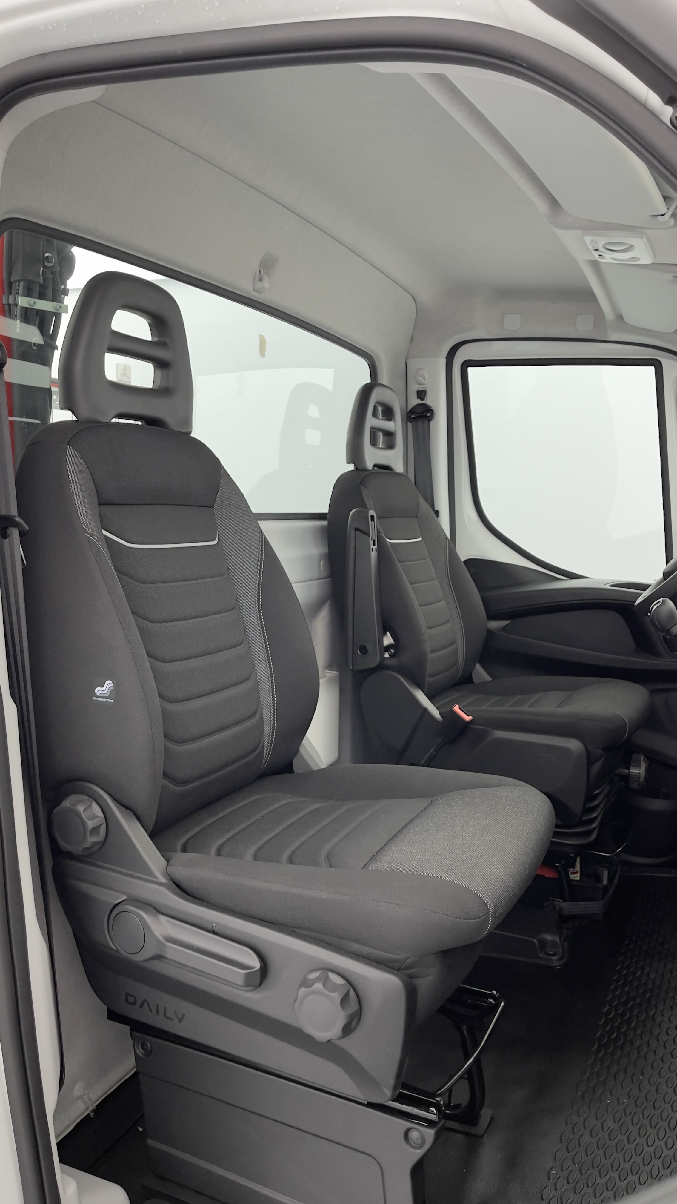 GLI00271626_p53 - IVECO - DAILY - 2025 - photo 15