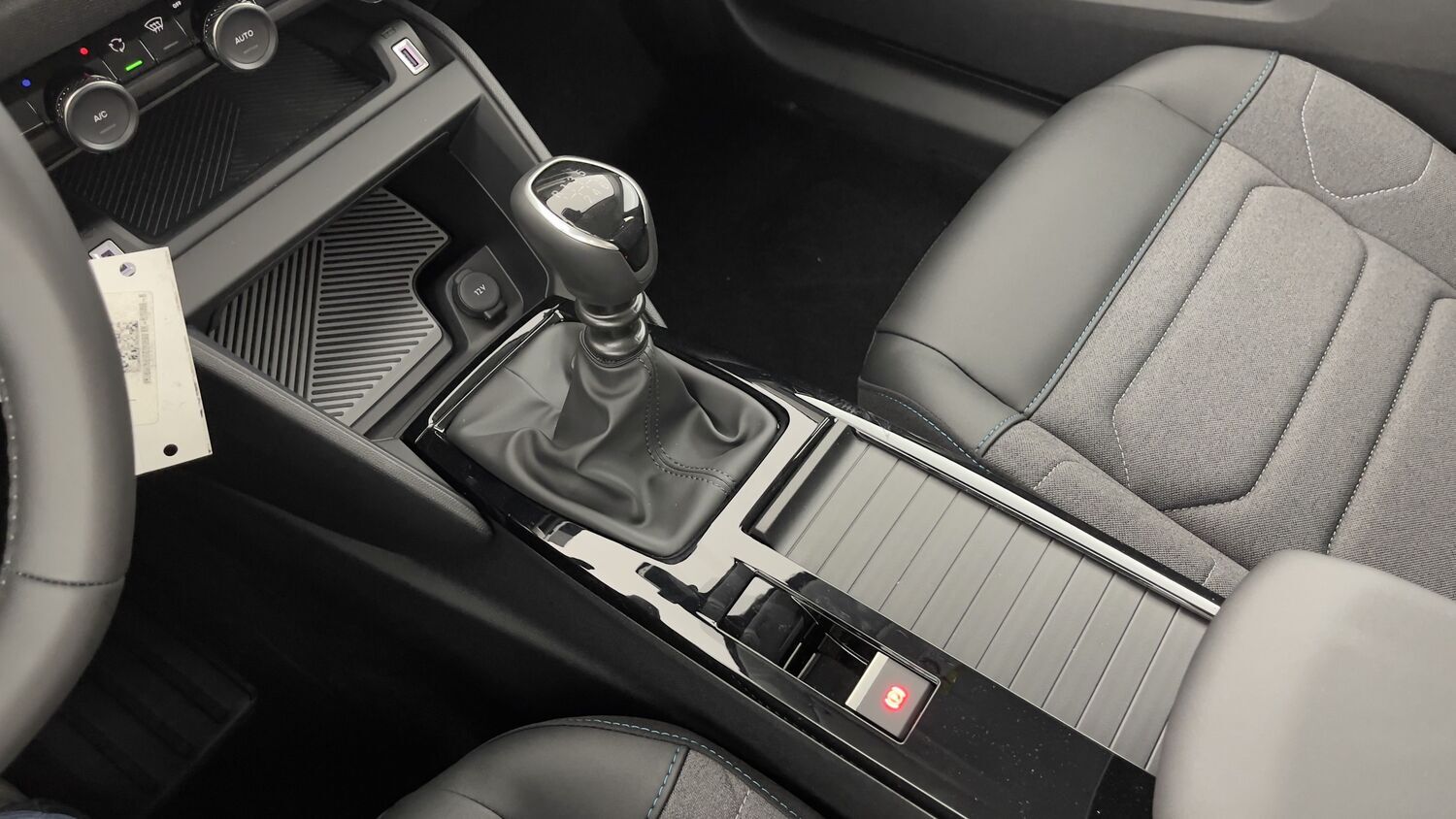 GLI00281033_p53 - CITROEN - C4 - 2024 - photo 17