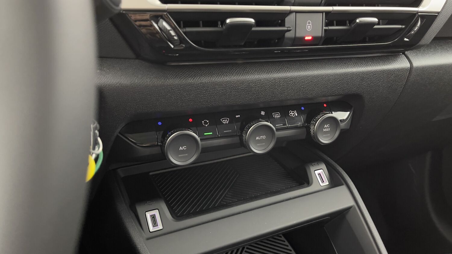 GLI00281033_p53 - CITROEN - C4 - 2024 - photo 20