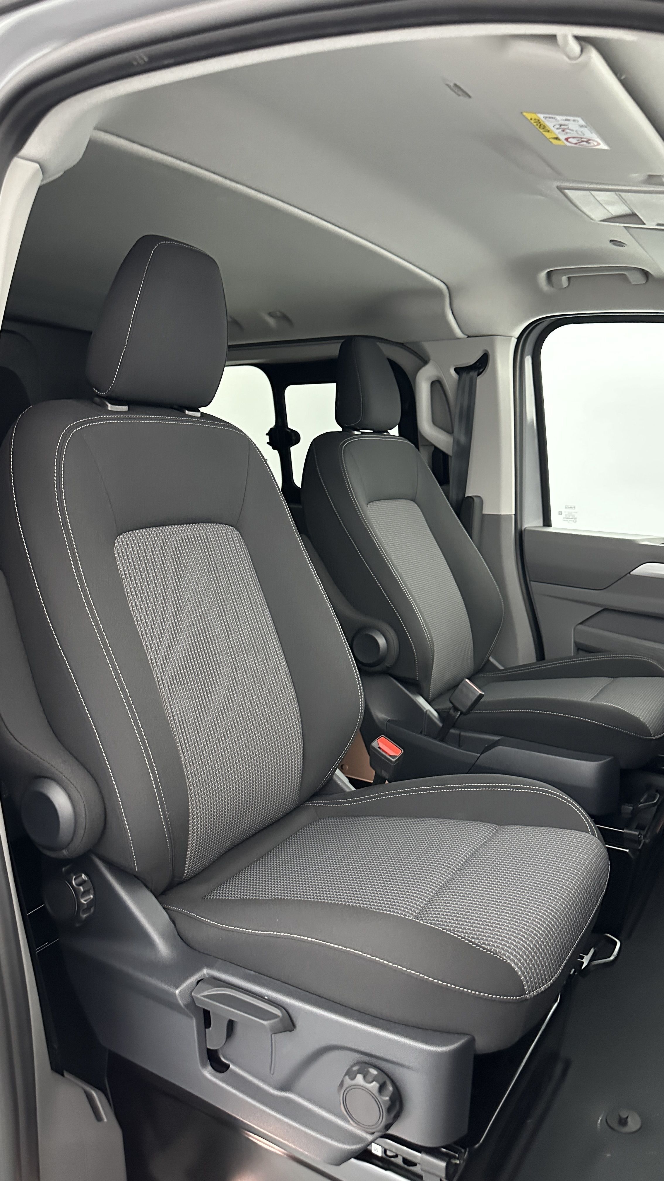 GLI00007506_p53 - VOLKSWAGEN - TRANSPORTER PROCAB - 2025 - photo 14