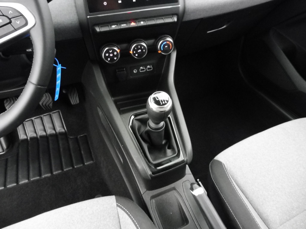 71329_p51 - RENAULT - CLIO - 2025 - photo 11