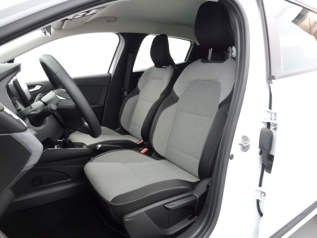 71329_p51 - RENAULT - CLIO - 2025 - photo 12