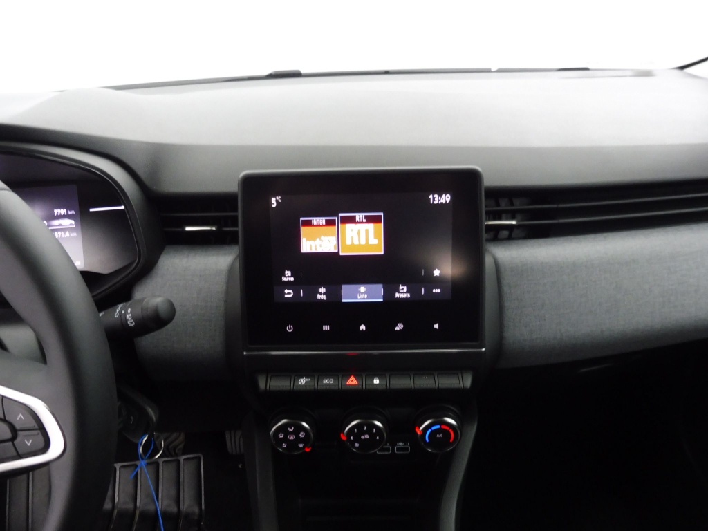 71369_p51 - RENAULT - CLIO - 2025 - photo 11