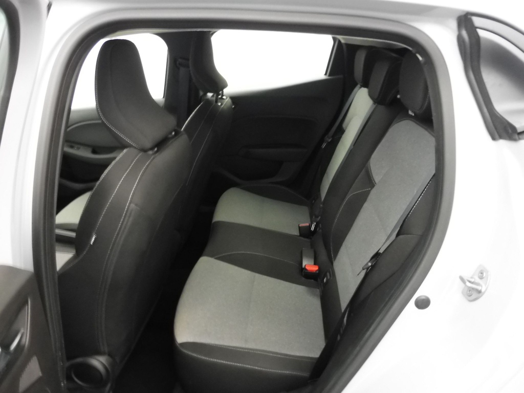 72526_p51 - RENAULT - CLIO - 2025 - photo 10