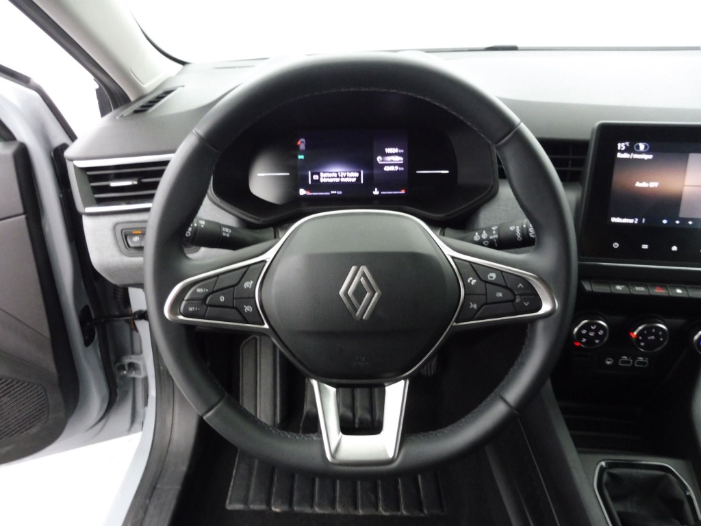 72526_p51 - RENAULT - CLIO - 2025 - photo 15