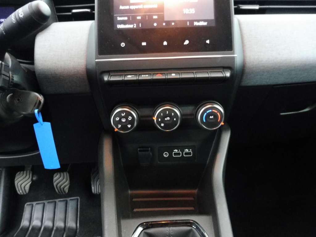 72526_p51 - RENAULT - CLIO - 2025 - photo 6