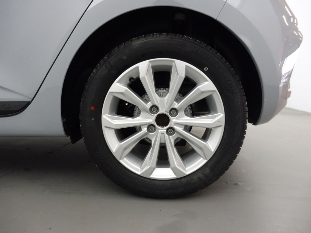 72875_p51 - RENAULT - CLIO - 2025 - photo 11