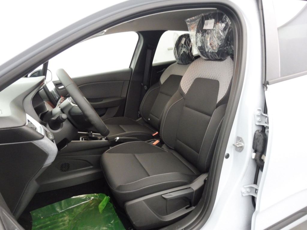 72875_p51 - RENAULT - CLIO - 2025 - photo 14