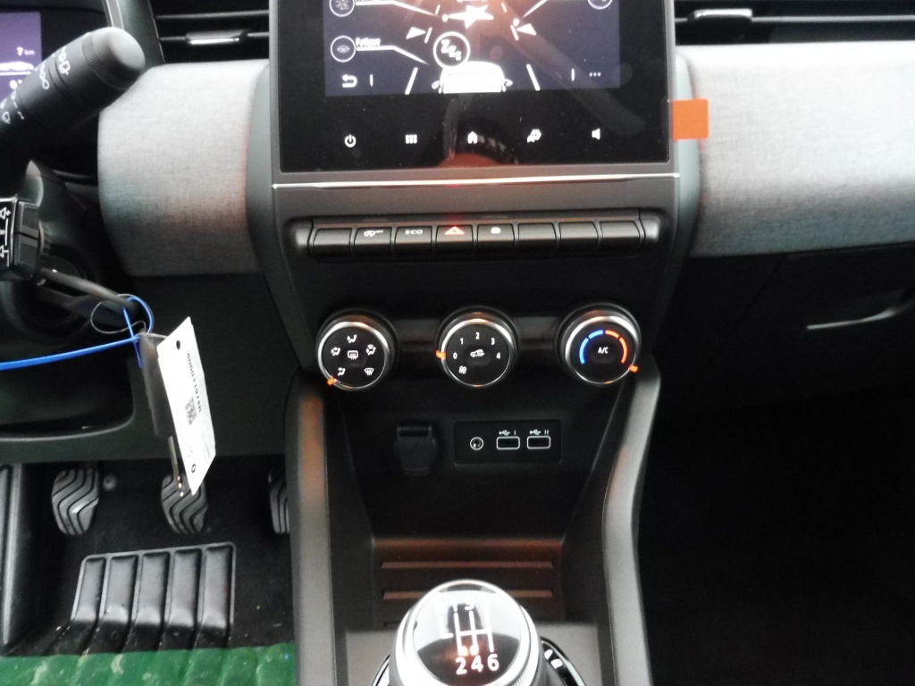 72875_p51 - RENAULT - CLIO - 2025 - photo 7