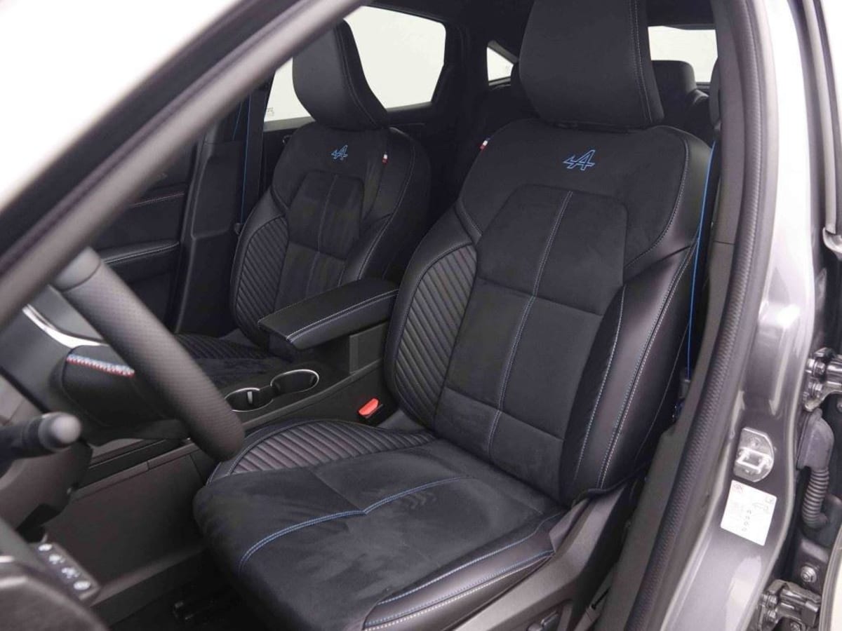 357286_p2 - RENAULT - ARKANA - 2025 - photo 7