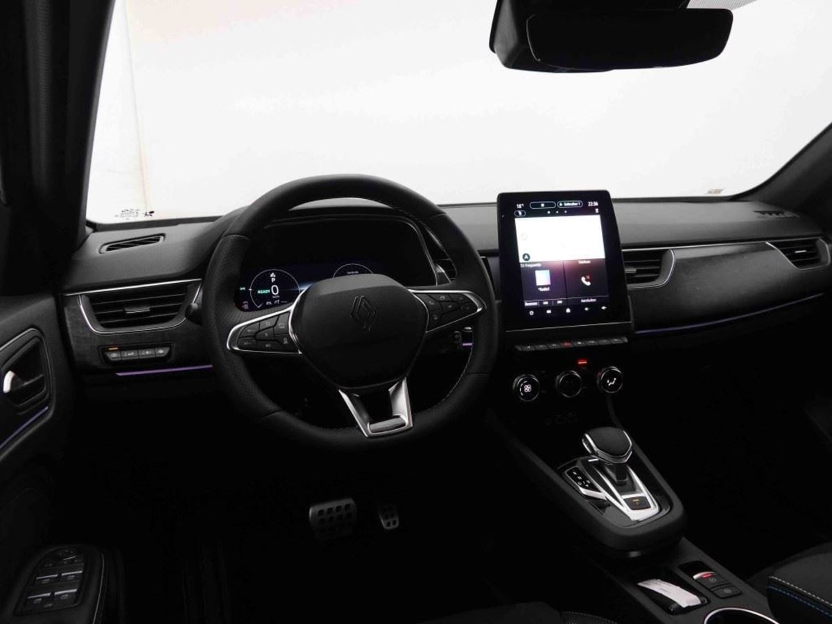 357286_p2 - RENAULT - ARKANA - 2025 - photo 8