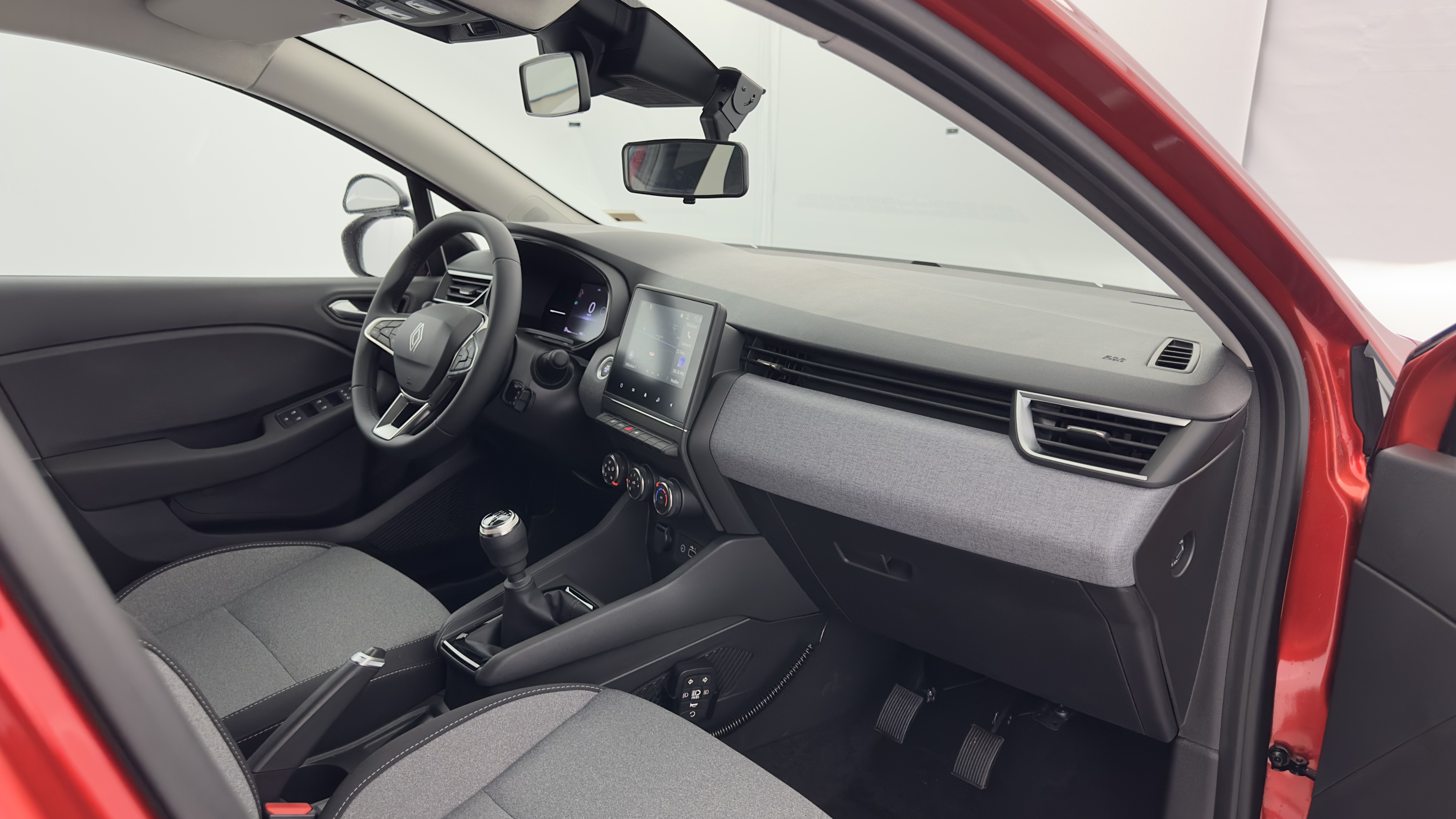 GLI00000575_p53 - RENAULT - CLIO - 2024 - photo 8