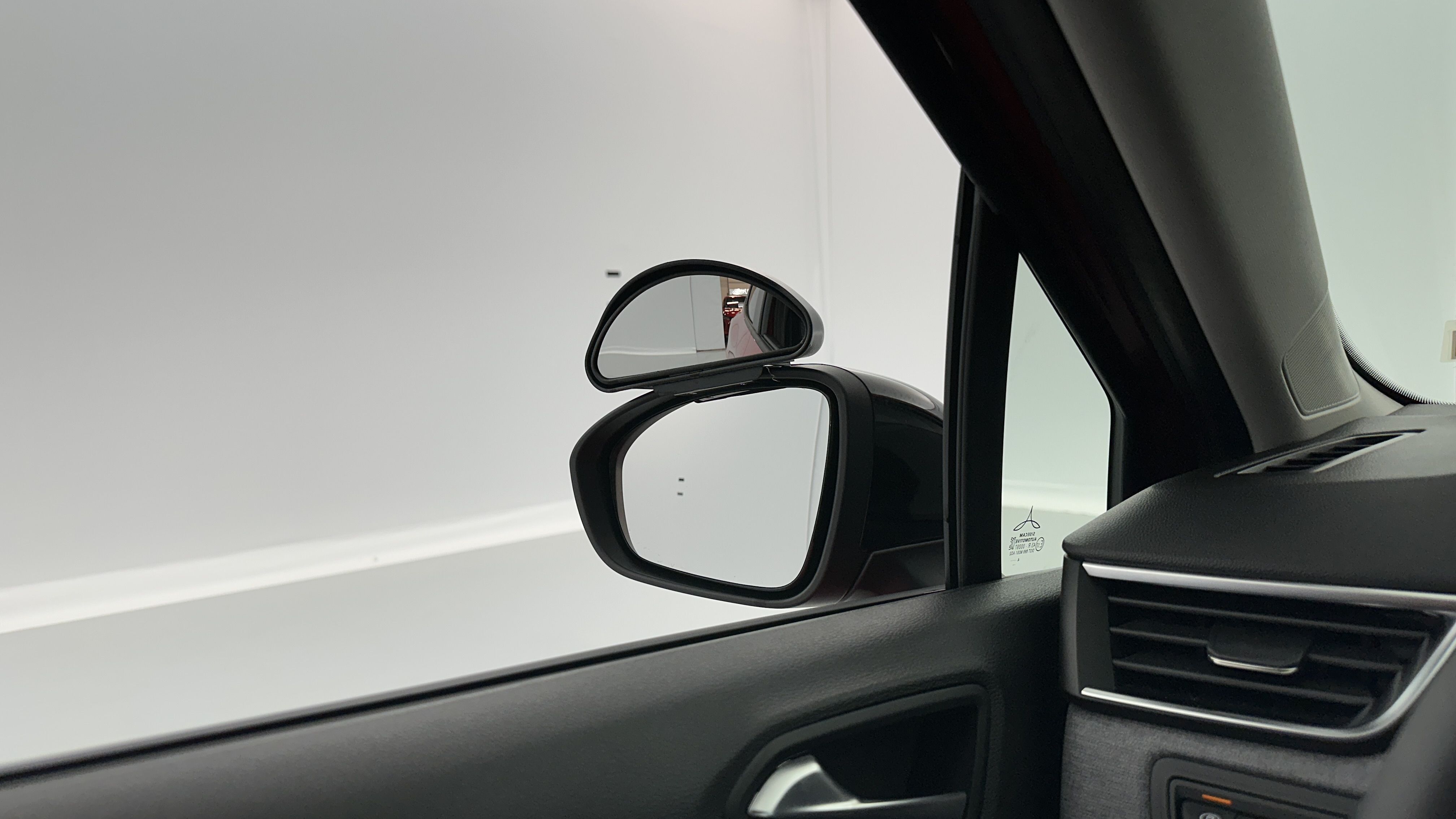 GLI00000575_p53 - RENAULT - CLIO - 2024 - photo 21