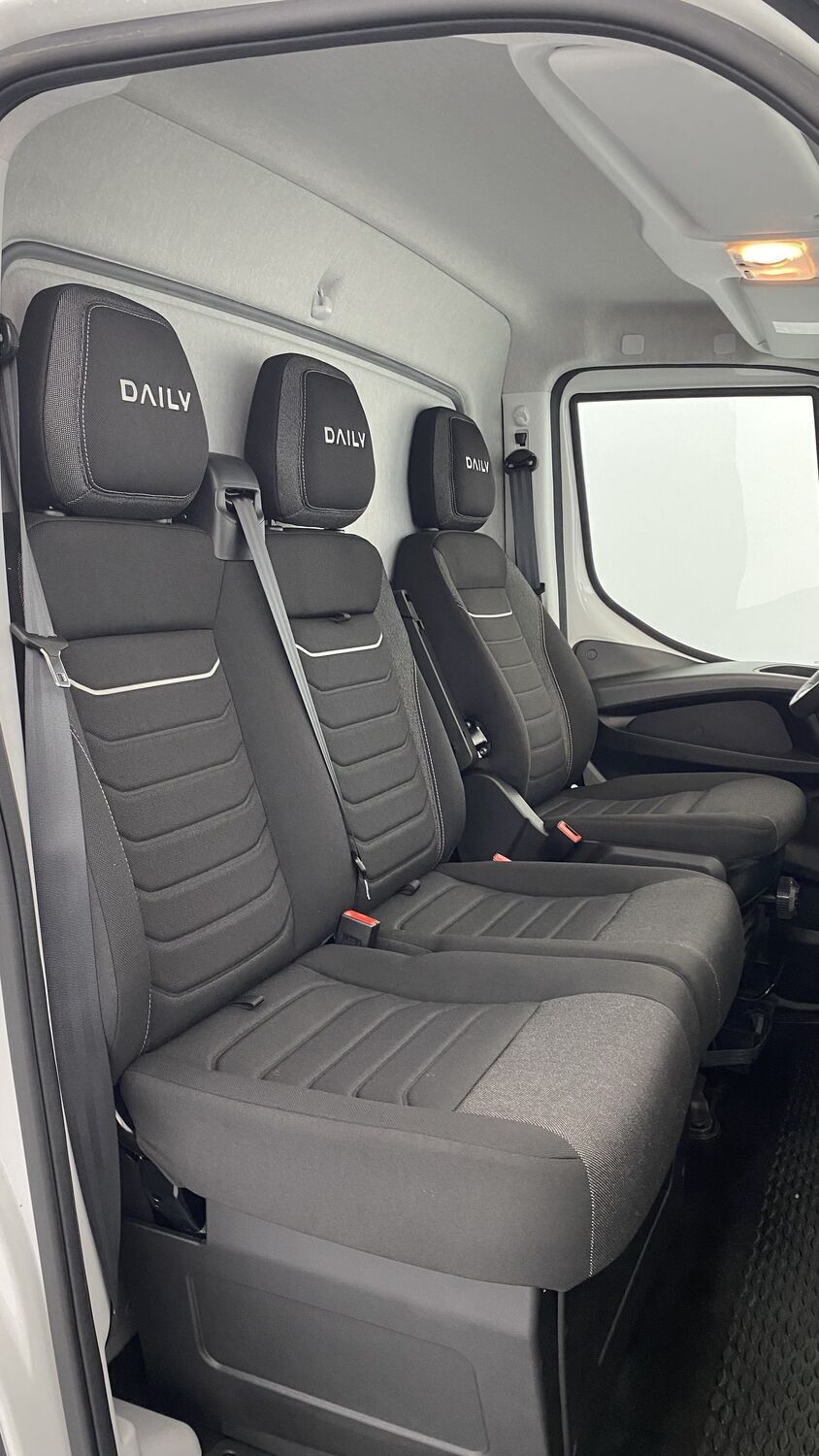 GLI00256490_p53 - IVECO - DAILY - 2025 - photo 15