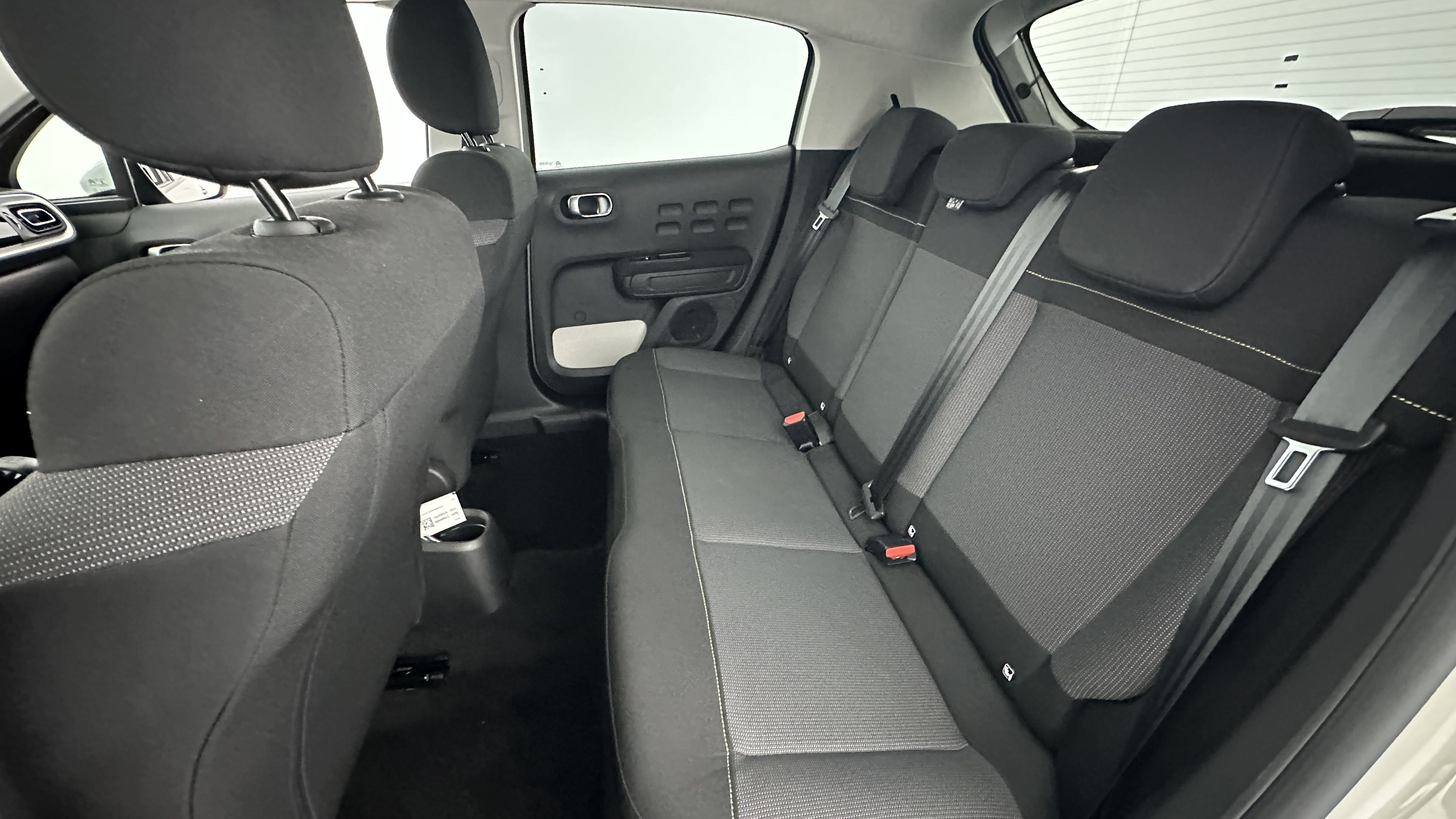 GLI00010904_p53 - CITROEN - C3 - 2022 - photo 9