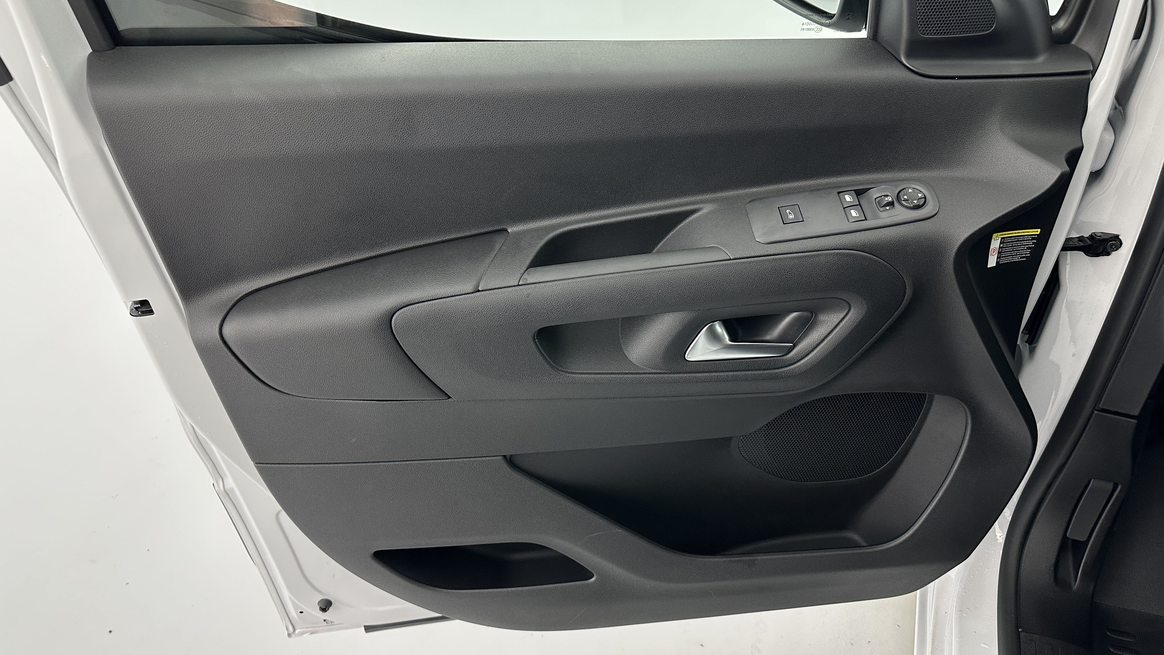 GLI00006985_p53 - PEUGEOT - PARTNER - 2025 - photo 10