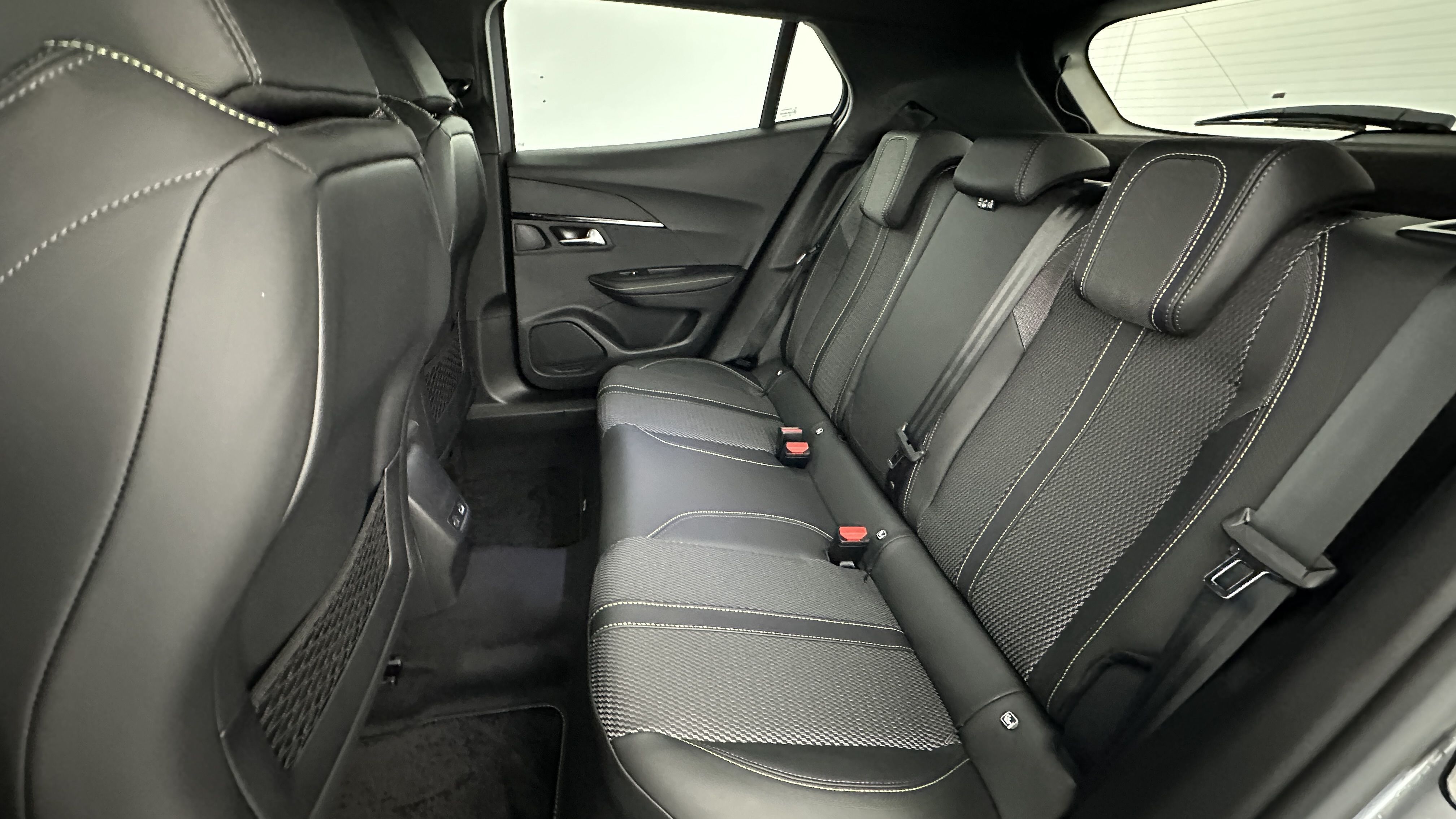 GLI00010404_p53 - PEUGEOT - 2008 - 2025 - photo 9