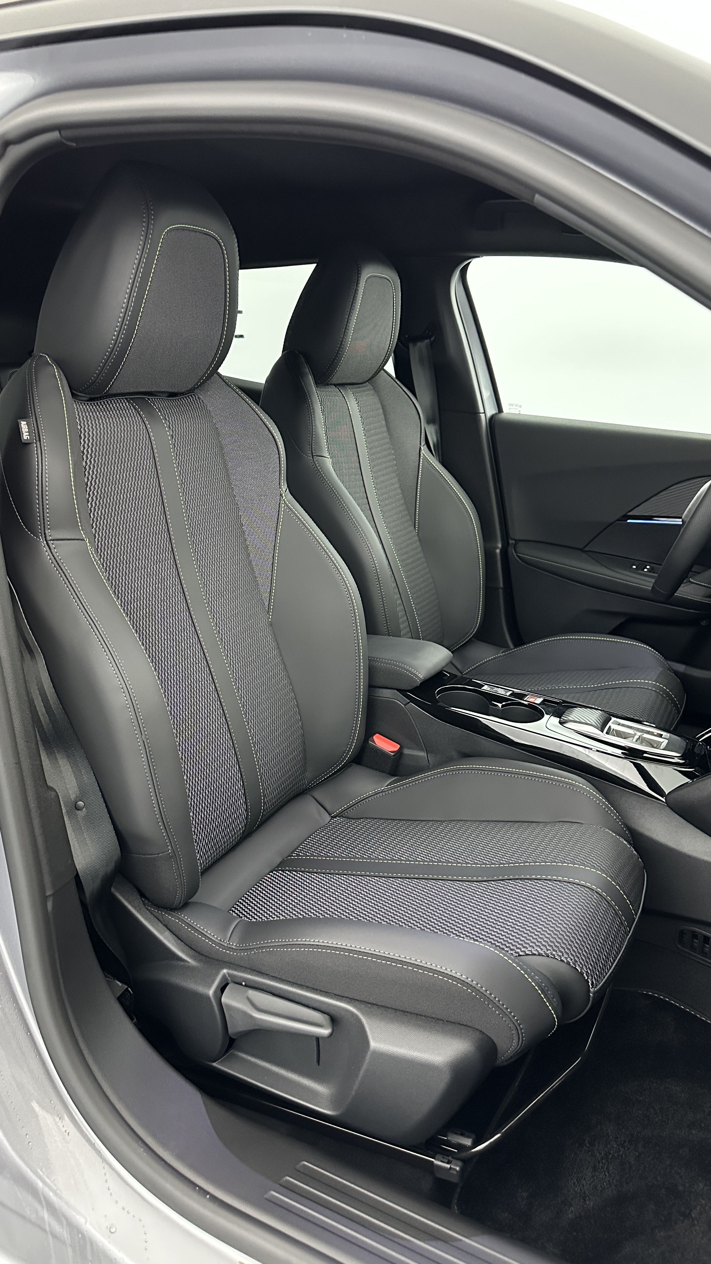 GLI00010400_p53 - PEUGEOT - 2008 - 2025 - photo 18