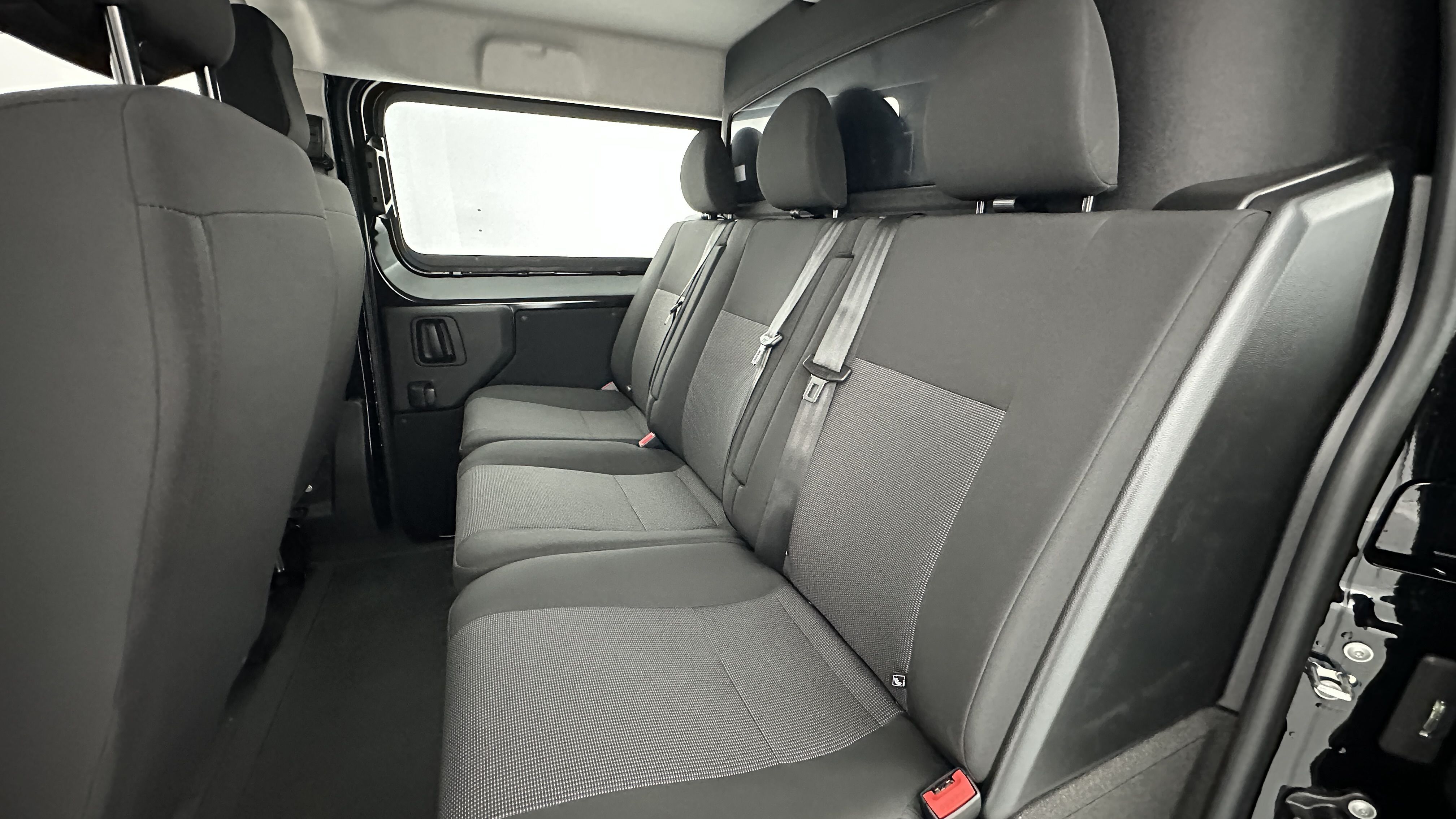 GLI00007632_p53 - PEUGEOT - EXPERT CA - 2025 - photo 8