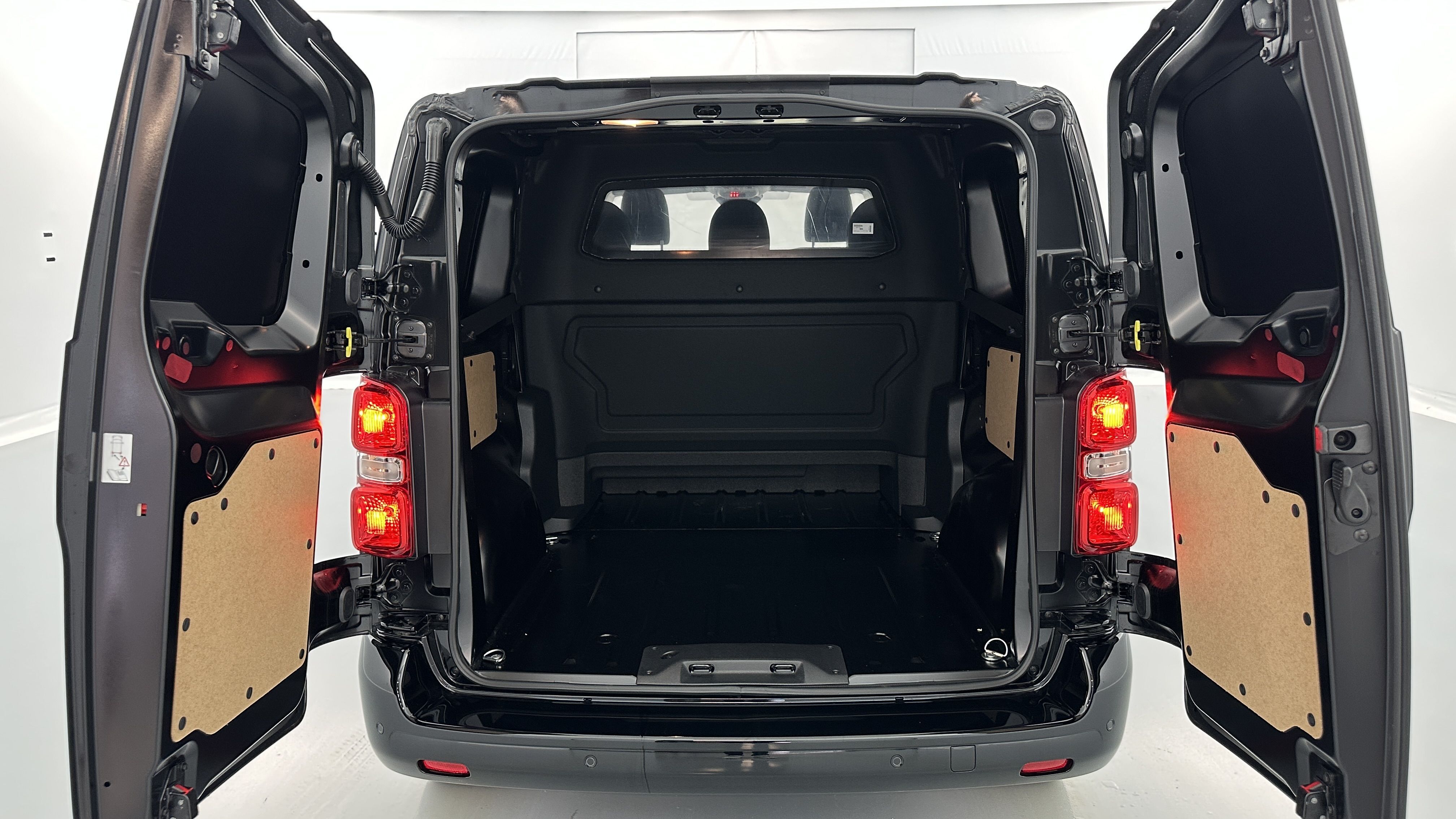 GLI00007632_p53 - PEUGEOT - EXPERT CA - 2025 - photo 9