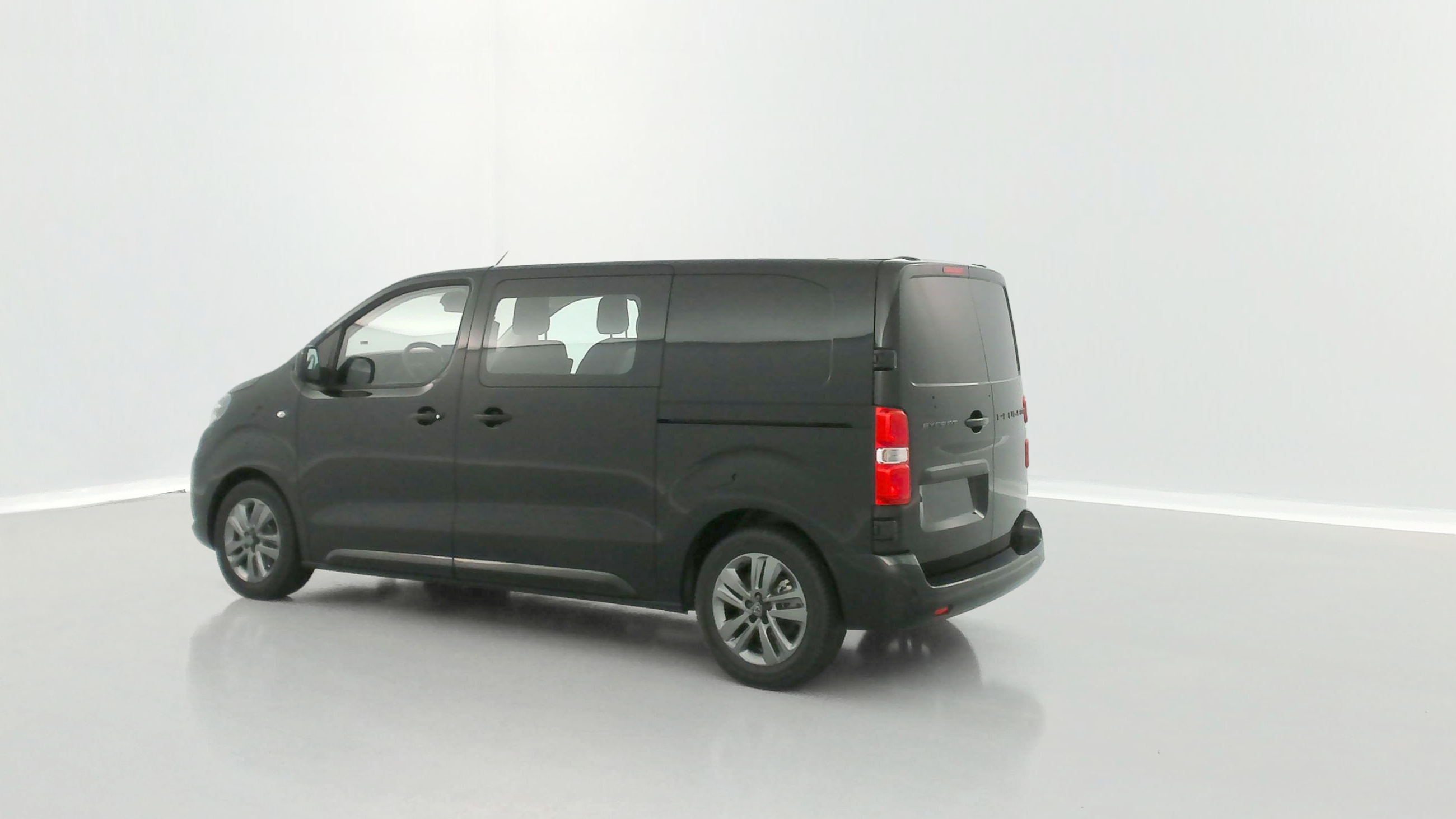 GLI00007632_p53 - PEUGEOT - EXPERT CA - 2025 - photo 23