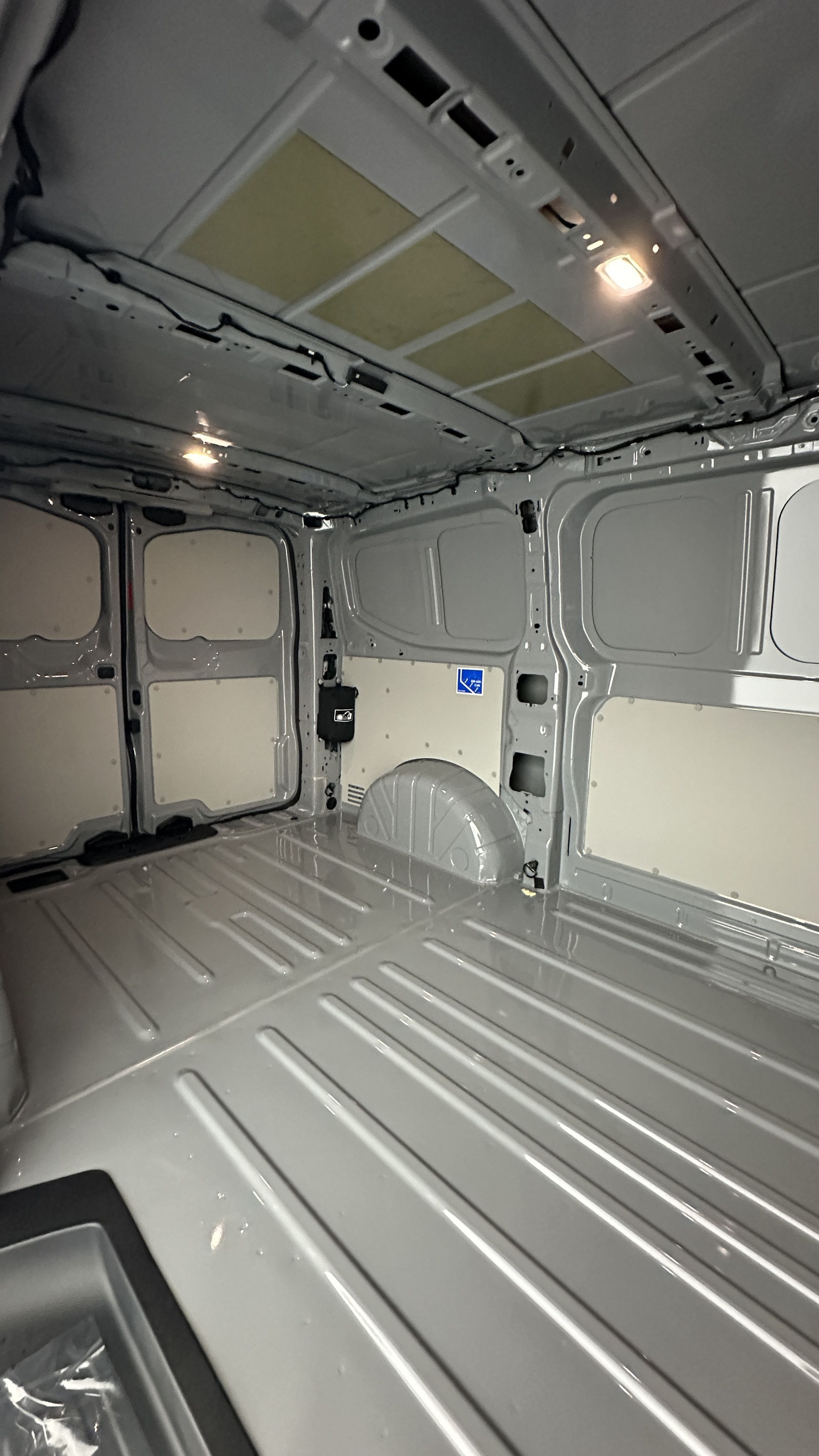 GLI00007683_p53 - VOLKSWAGEN - TRANSPORTER - 2025 - photo 8