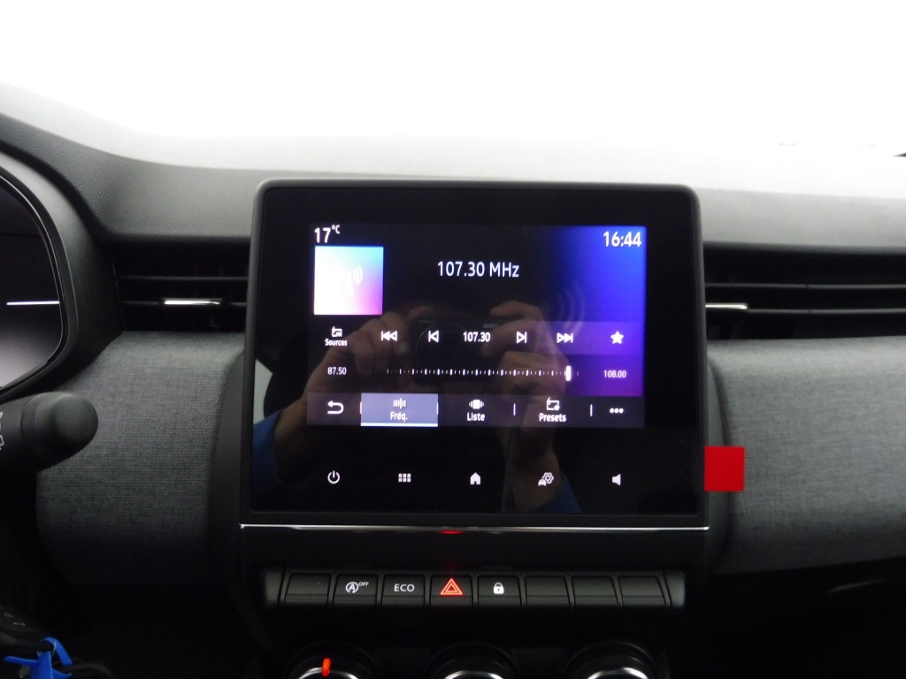 69825_p51 - RENAULT - CLIO - 2025 - photo 13