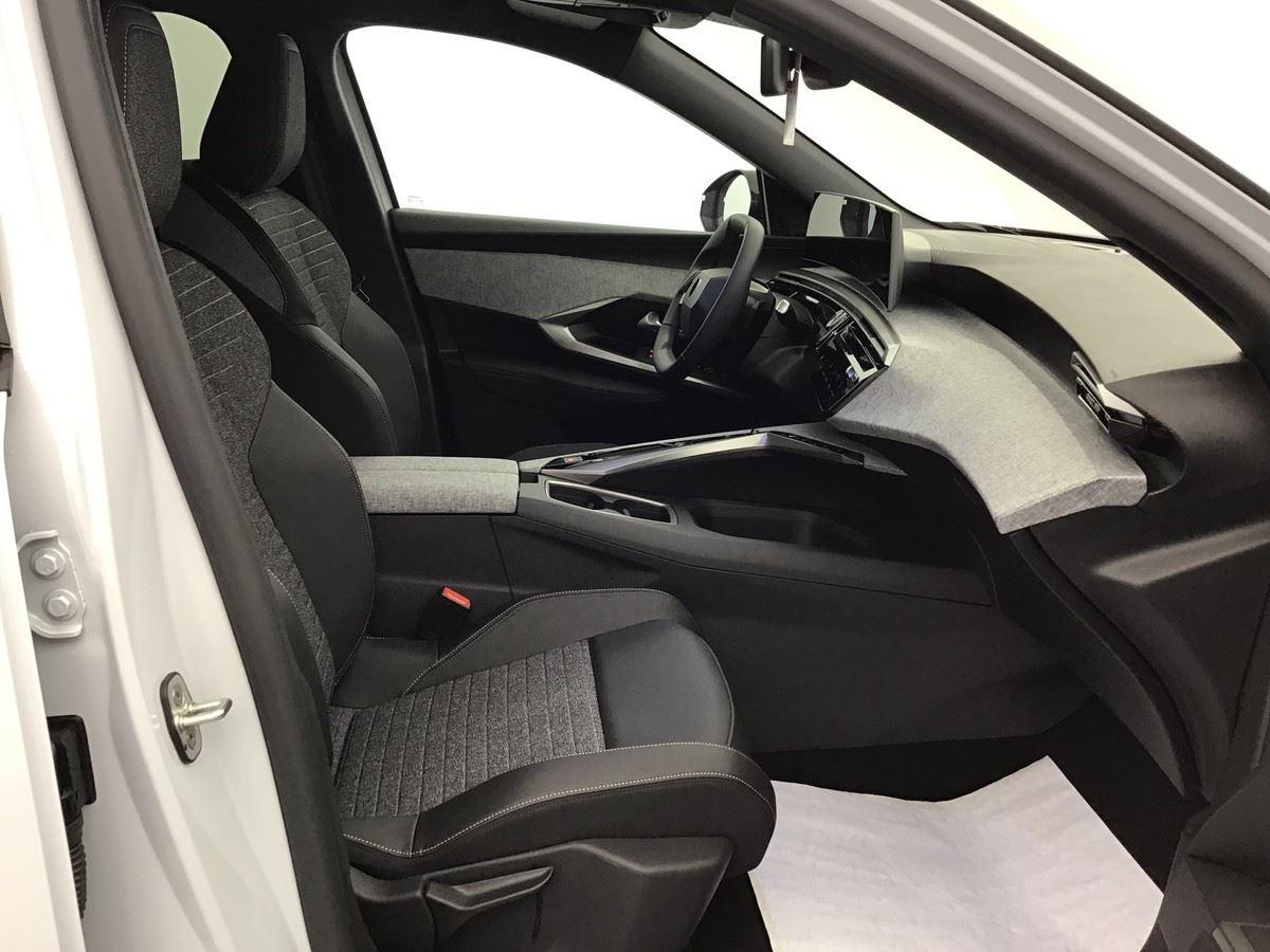 366949_p2 - PEUGEOT - 3008 - 2025 - photo 6