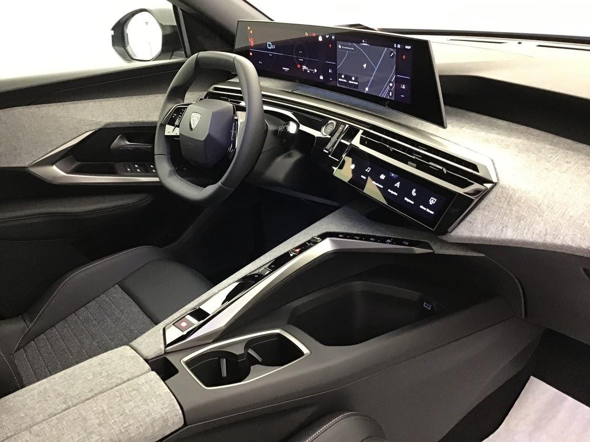 366957_p2 - PEUGEOT - 3008 - 2025 - photo 8