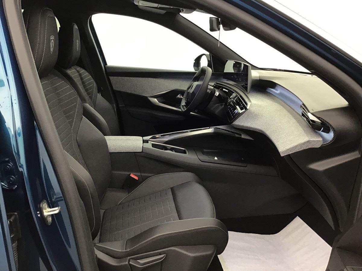 366948_p2 - PEUGEOT - 3008 - 2025 - photo 6