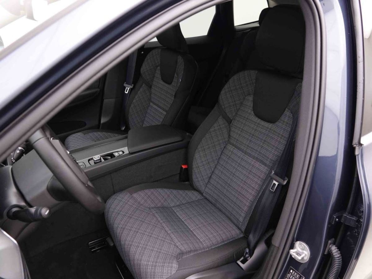 365590_p2 - VOLVO - XC 60 - 2025 - photo 9