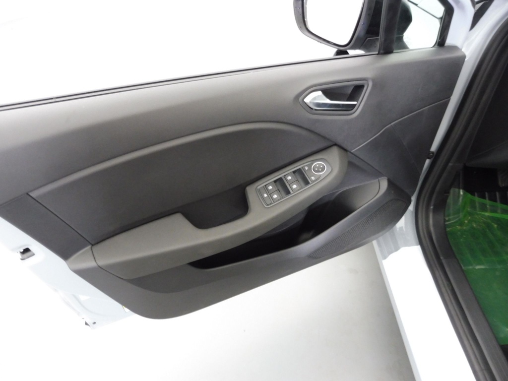 69862_p51 - RENAULT - CLIO - 2025 - photo 15