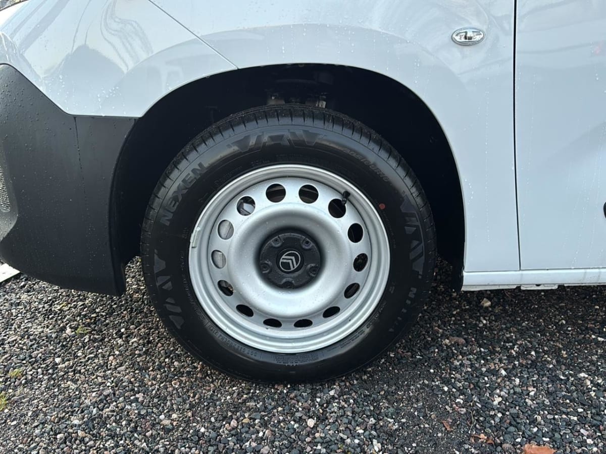 368907_p2 - CITROEN - BERLINGO - 2025 - photo 5