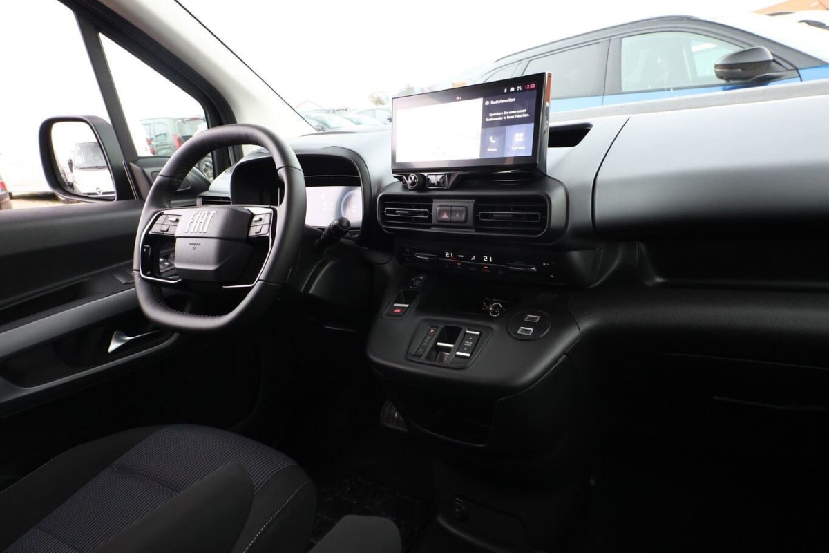 367942_p2 - FIAT - DOBLO - 2025 - photo 9