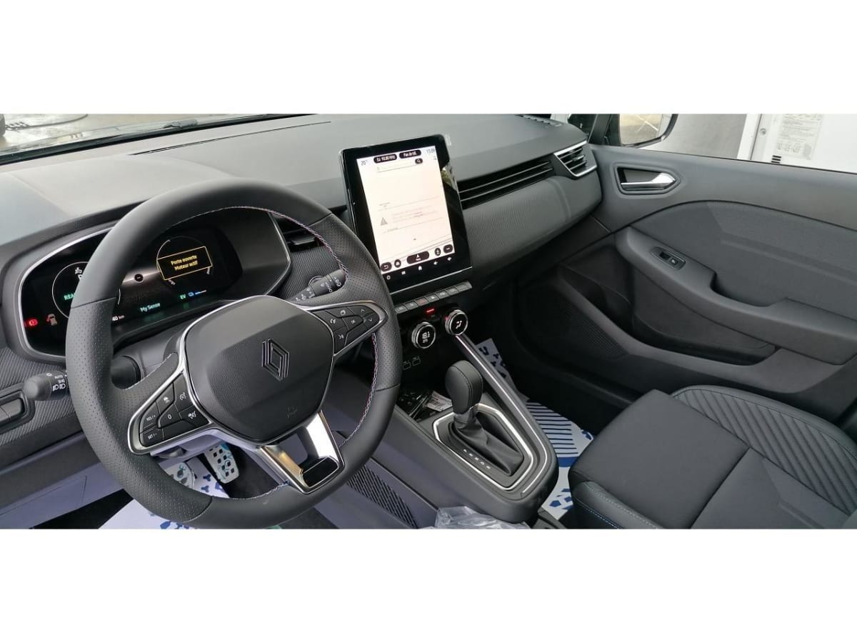 364108_p2 - RENAULT - CLIO - 2025 - photo 5